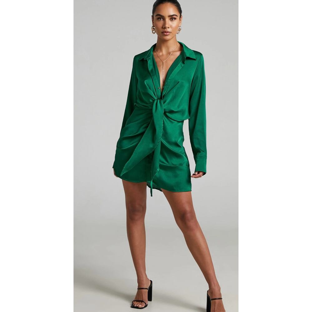Spring and Mercer Sz L Emerald Green Long Bell Sleeve Satin Tie Front Mini Dress